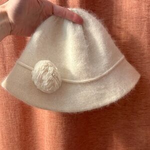 Chic Cream Knit Hat with Pom-Pom